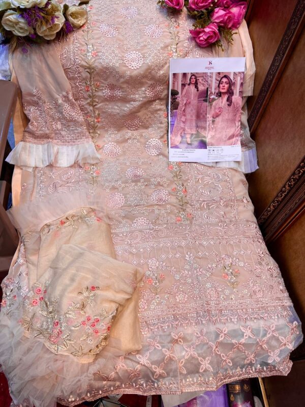 Deepsy D 143 Georgette Heavy Embroidery Pakistani Suits