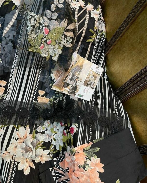 SHRADDHA MAHGUL HIT DESIGNS COTTON PAKISTANI SUITS COLLECTION