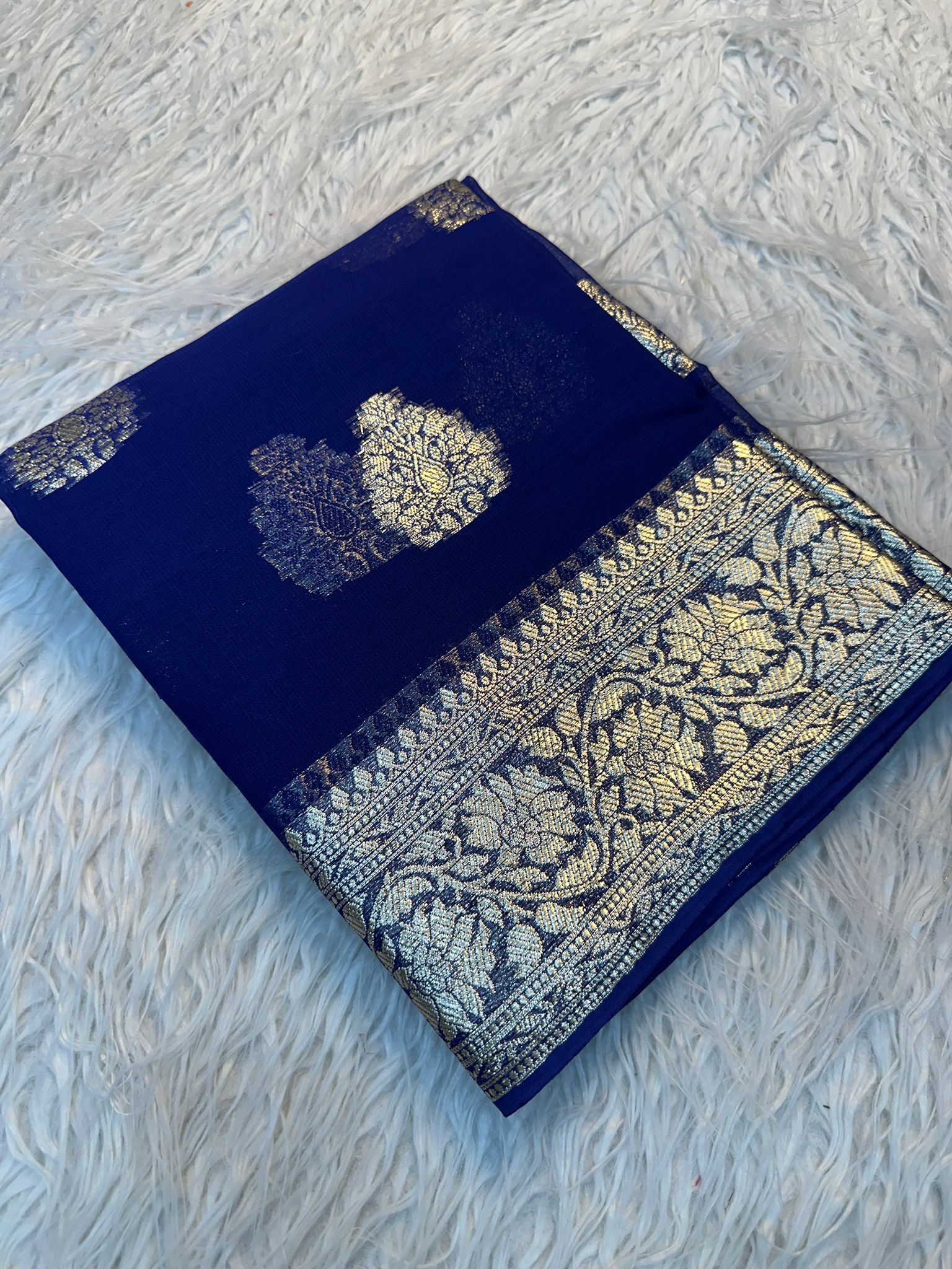 SWS VISCOSE GEORGETTE SAREE WITH VISCOSE GEORGETTE RUNNING BLOUSE SWS VISCOSE GEORGETTE SAREE WITH VISCOSE GEORGETTE RUNNING BLOUSE - Image 4